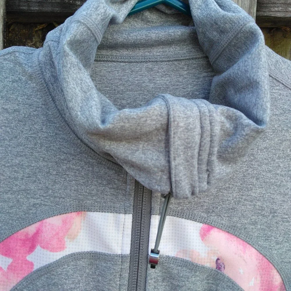 Lululemon gray in stride zip jacket Sz 4